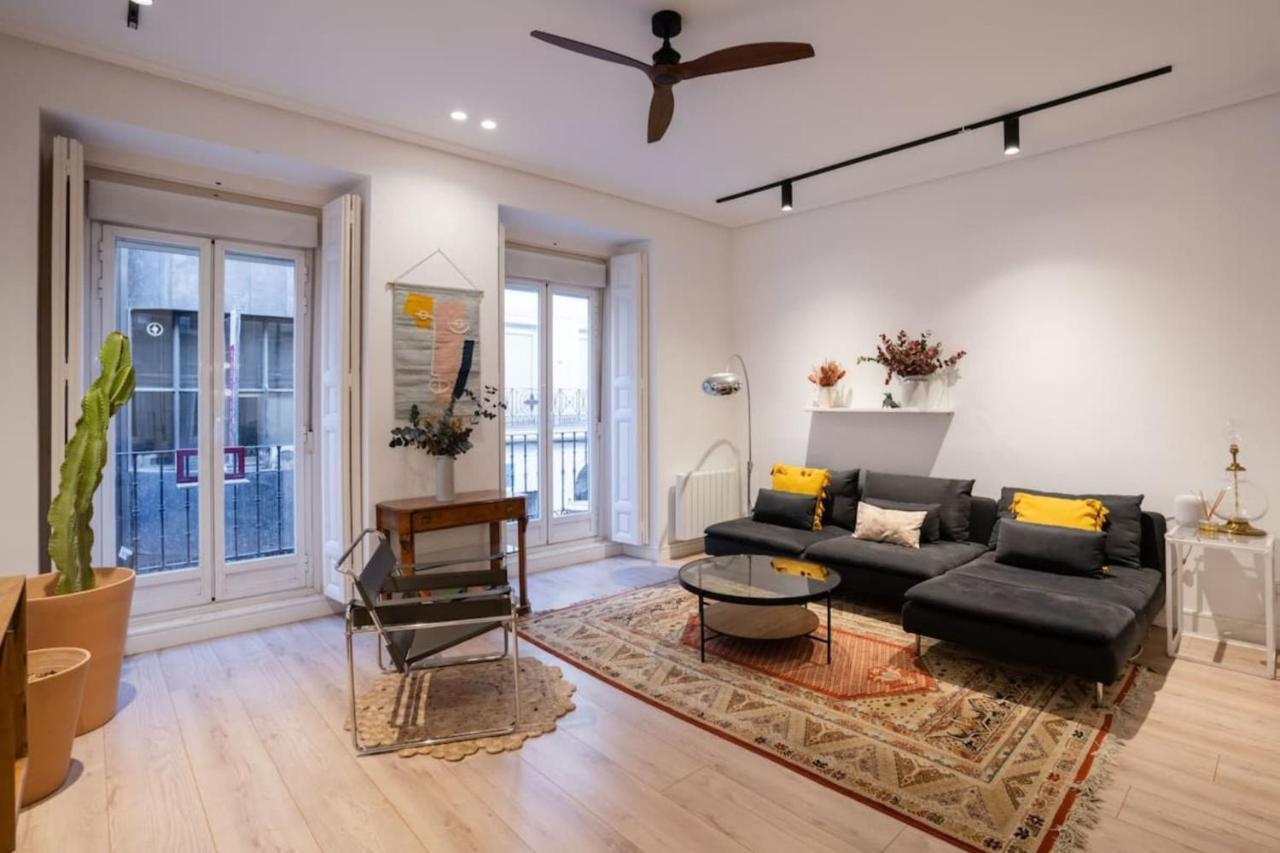 Stylish 2 Bedroom In The Heart Of Appartamento Madrid