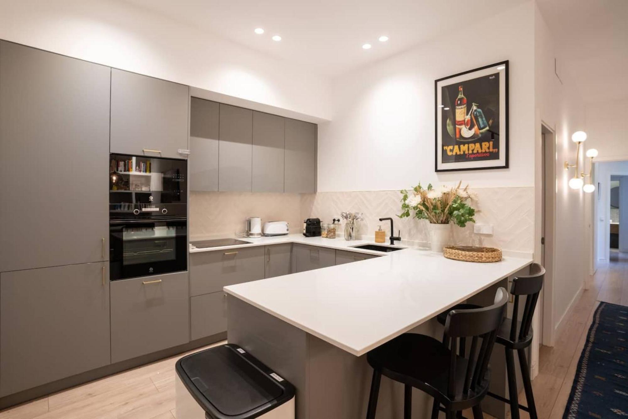 Stylish 2 Bedroom In The Heart Of Appartamento