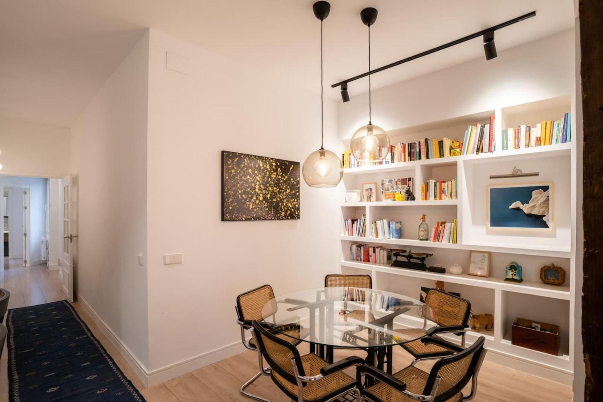 Stylish 2 Bedroom In The Heart Of Appartement