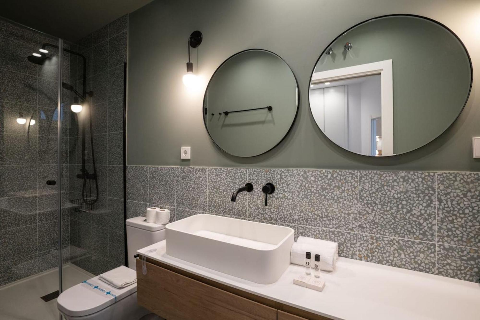 Stylish 2 Bedroom In The Heart Of Appartamento Madrid